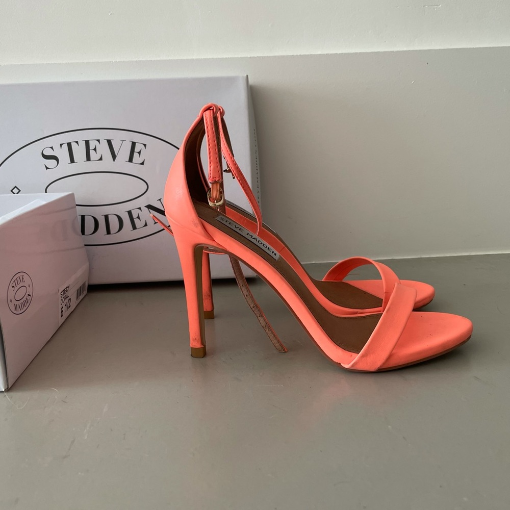 Steve Madden coral heels